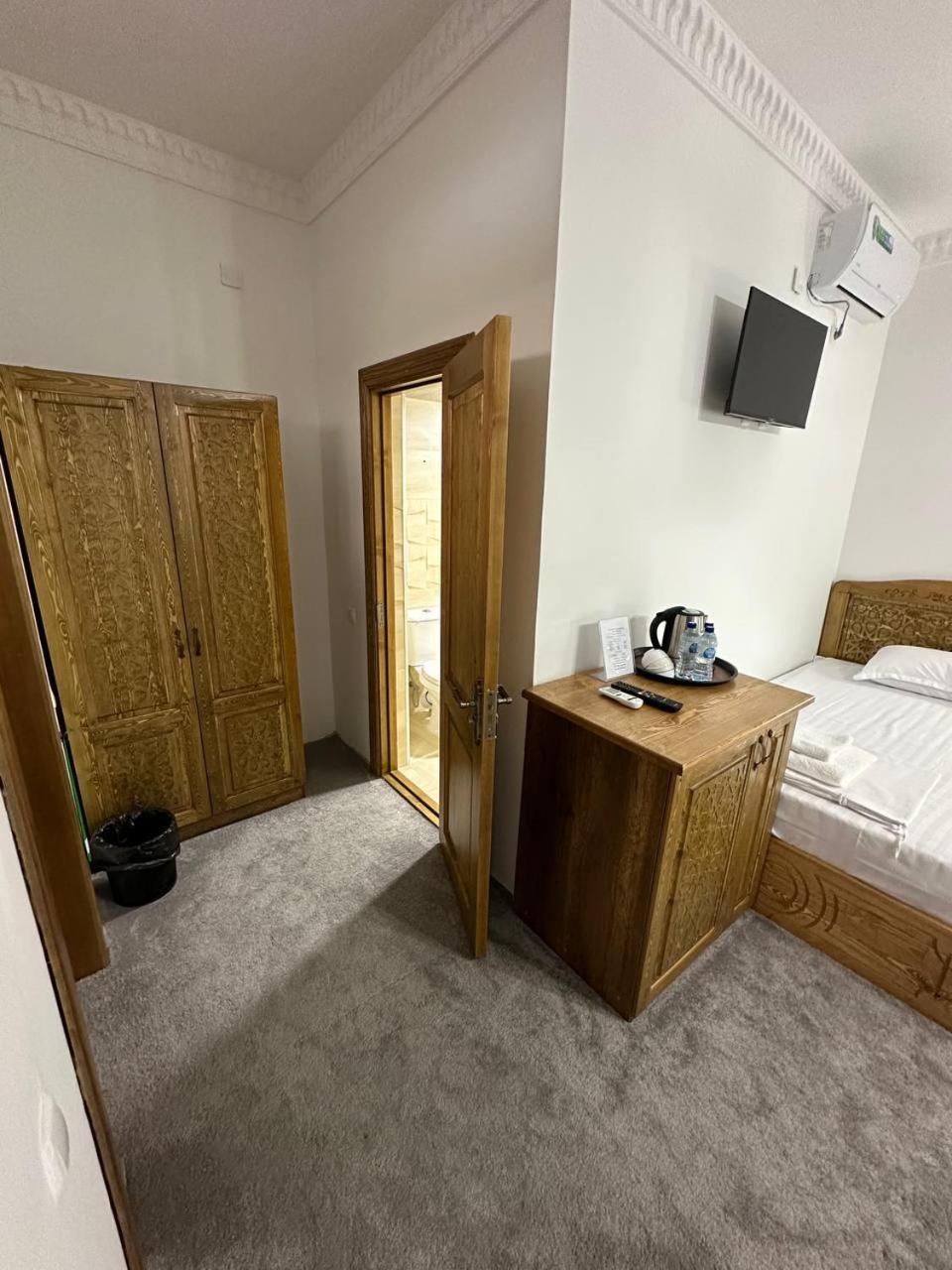 Munis Hotel Buchara Exteriör bild